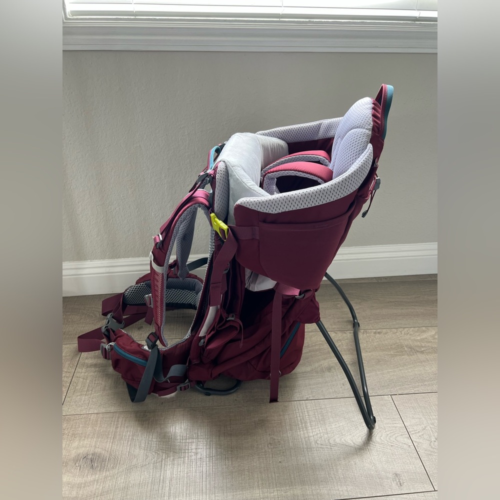 Deuter Kid Comfort Child Carrier in Maroon NWOT - Picture 7 of 10